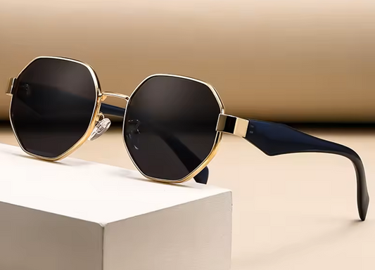 Retro zonnebril Mannelijk en vrouwelijk, veelhoekige metalen frame. Uv400