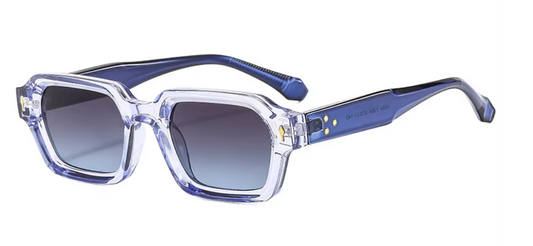 Kleine vierkante zonnebril. Mannelijk en vrouwelijk